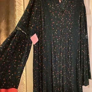 Plus Floral Bell-Sleeved Dress with Lace Accents (Very cottage cottage core)